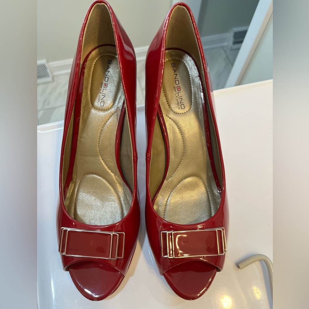 Bandolino Women's Sahana Dress Pump Size 9 ** New without tags - minor scuffing